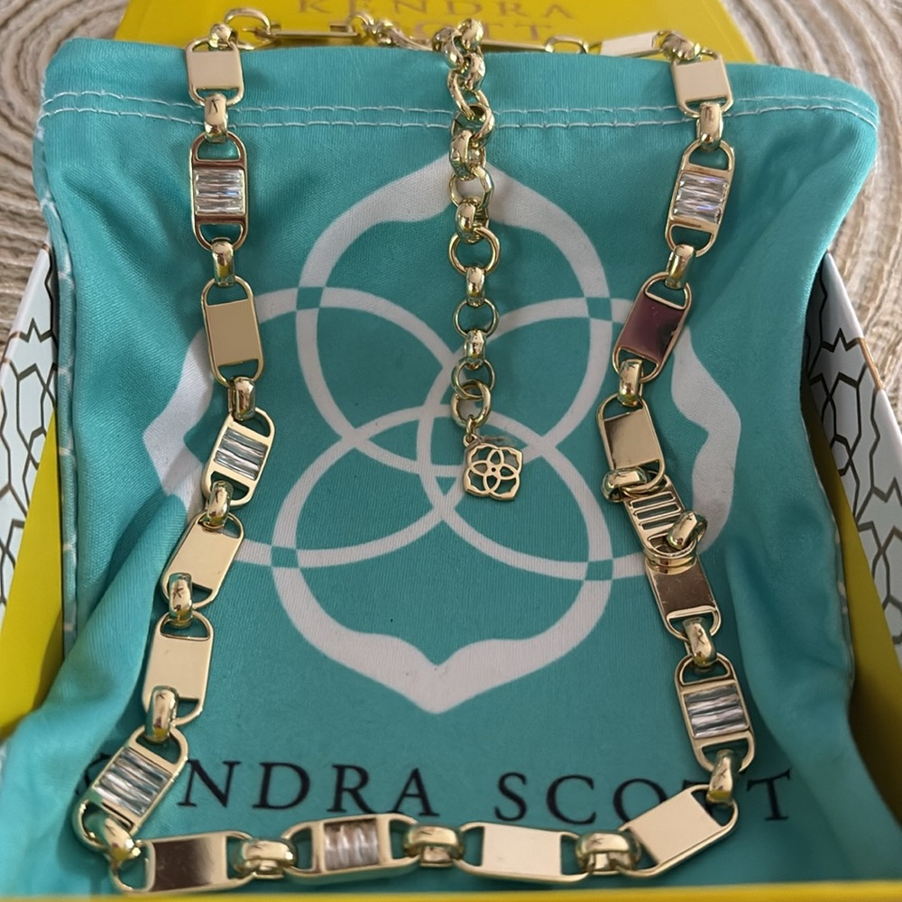 Kendra Scott Jessi Necklace NWT comes with pouch
